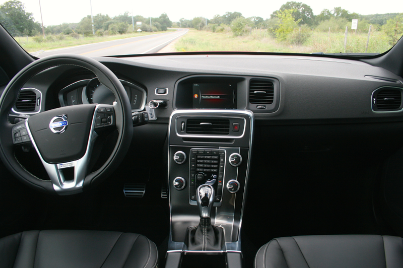 Illustration for article titled 2015 Volvo V60 T6 R-Design: The Jalopnik Review
